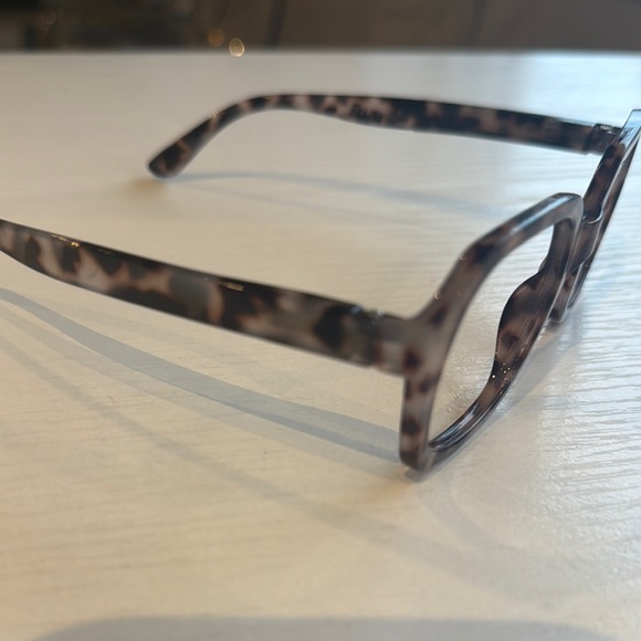 Tortoise Shell Square Glasses - Picture 2 of 5
